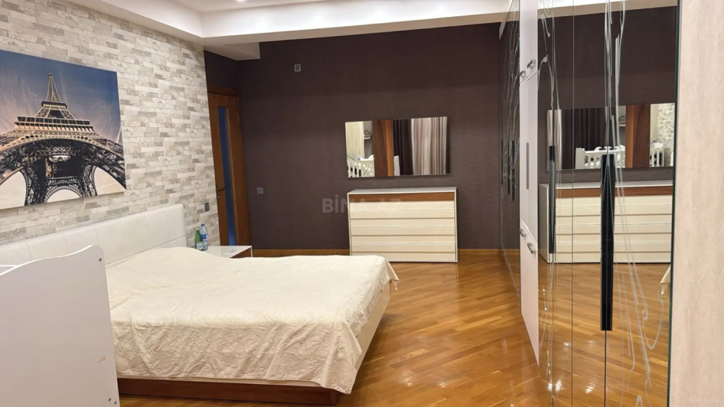 Kirayə verilir 3 otaqlı mənzil 120 m²