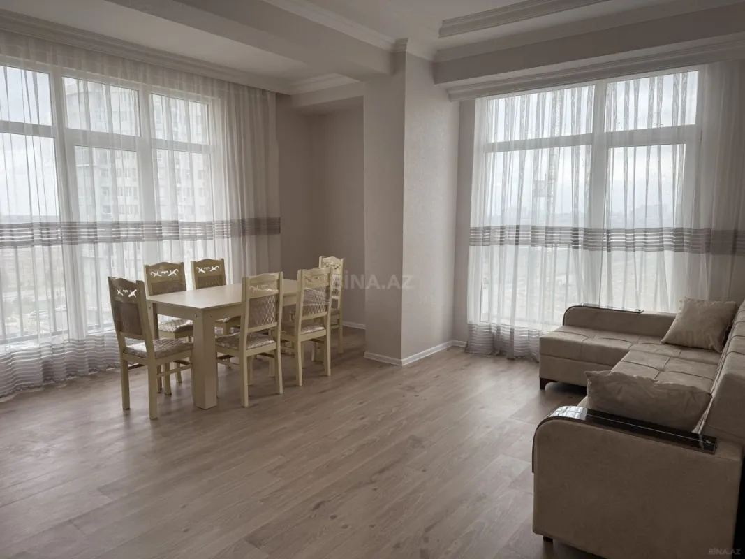Kirayə verilir 2 otaqlı mənzil 92 m²