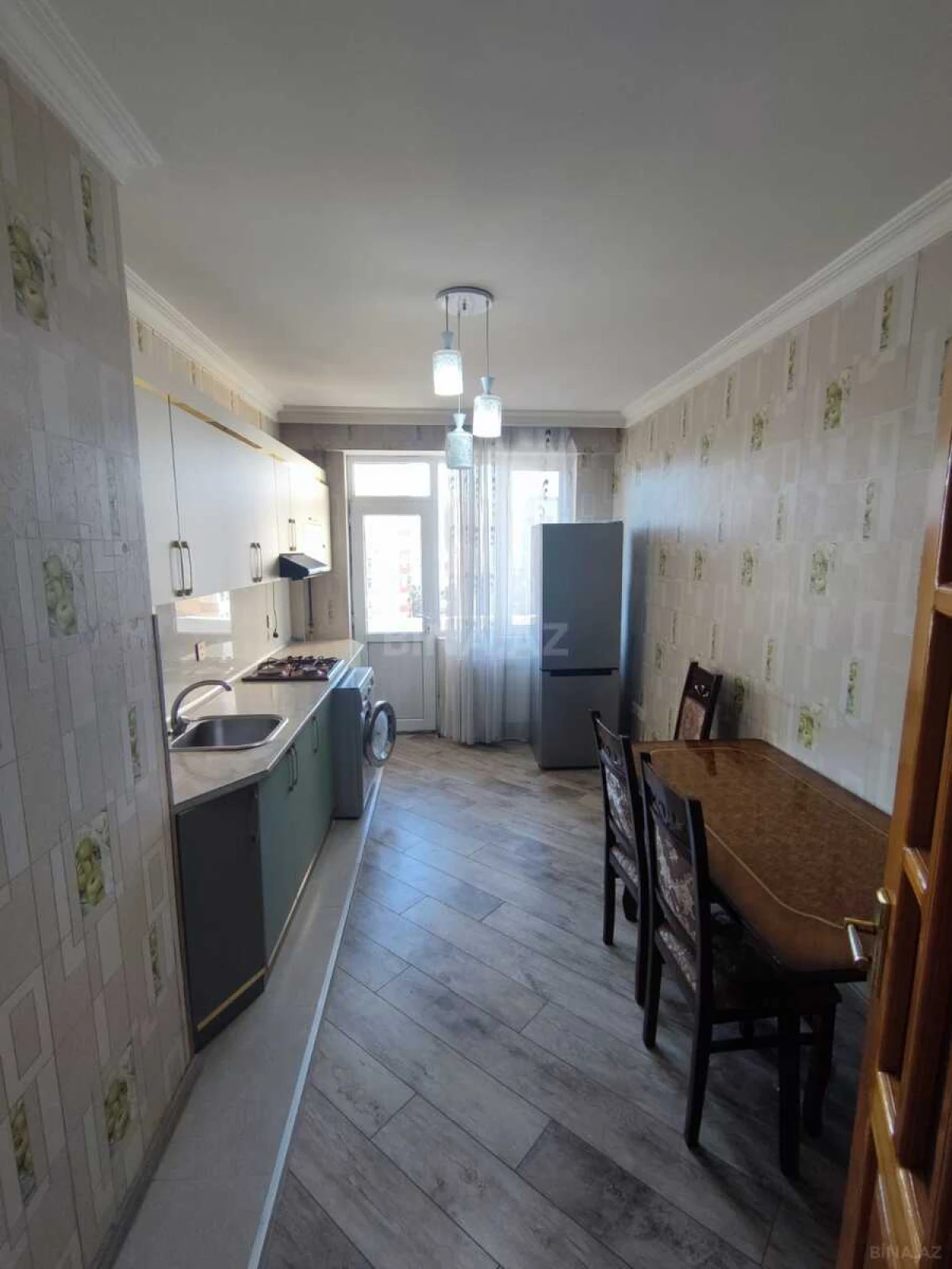 Kirayə verilir 3 otaqlı mənzil 120 m²