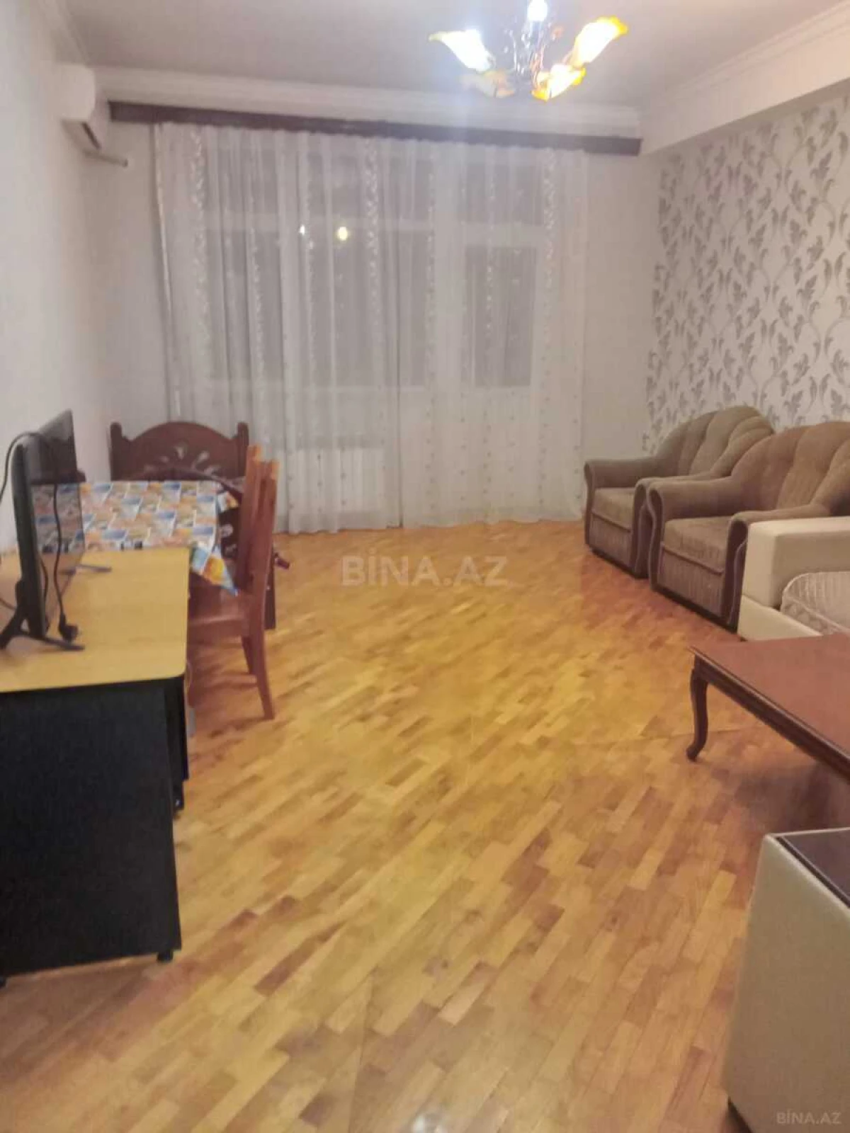 Satılır 2 otaqlı mənzil 100 m²