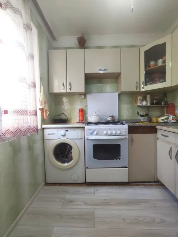 Satılır 4 otaqlı mənzil 76 m²