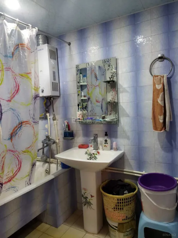 Satılır 4 otaqlı mənzil 76 m²