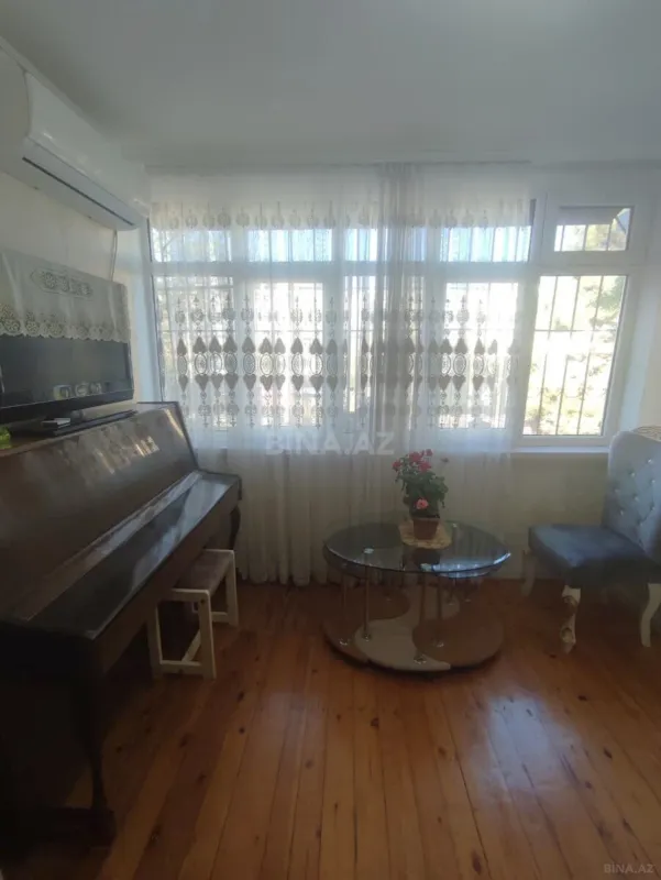 Satılır 4 otaqlı mənzil 76 m²