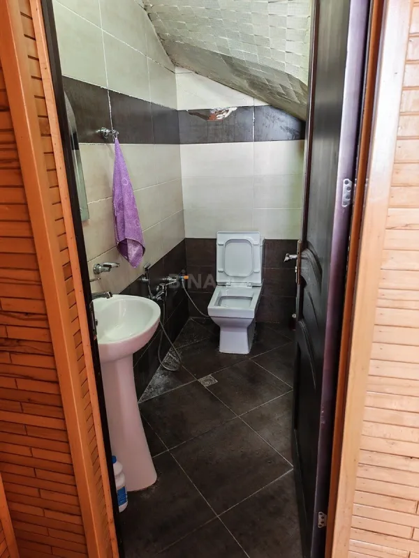 Satılır 7 otaqlı həyət evi 250 m²