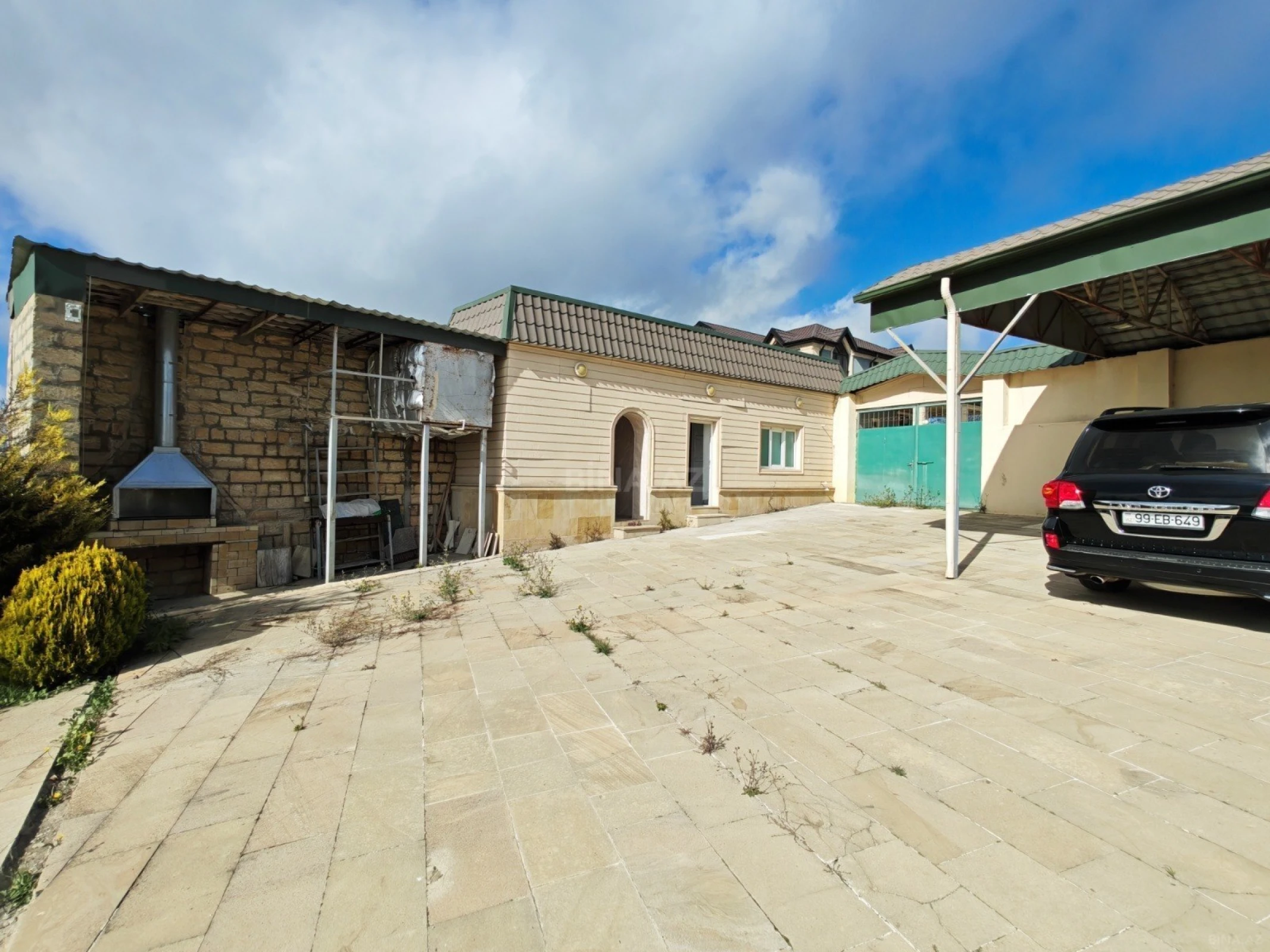 Satılır 7 otaqlı həyət evi 250 m²