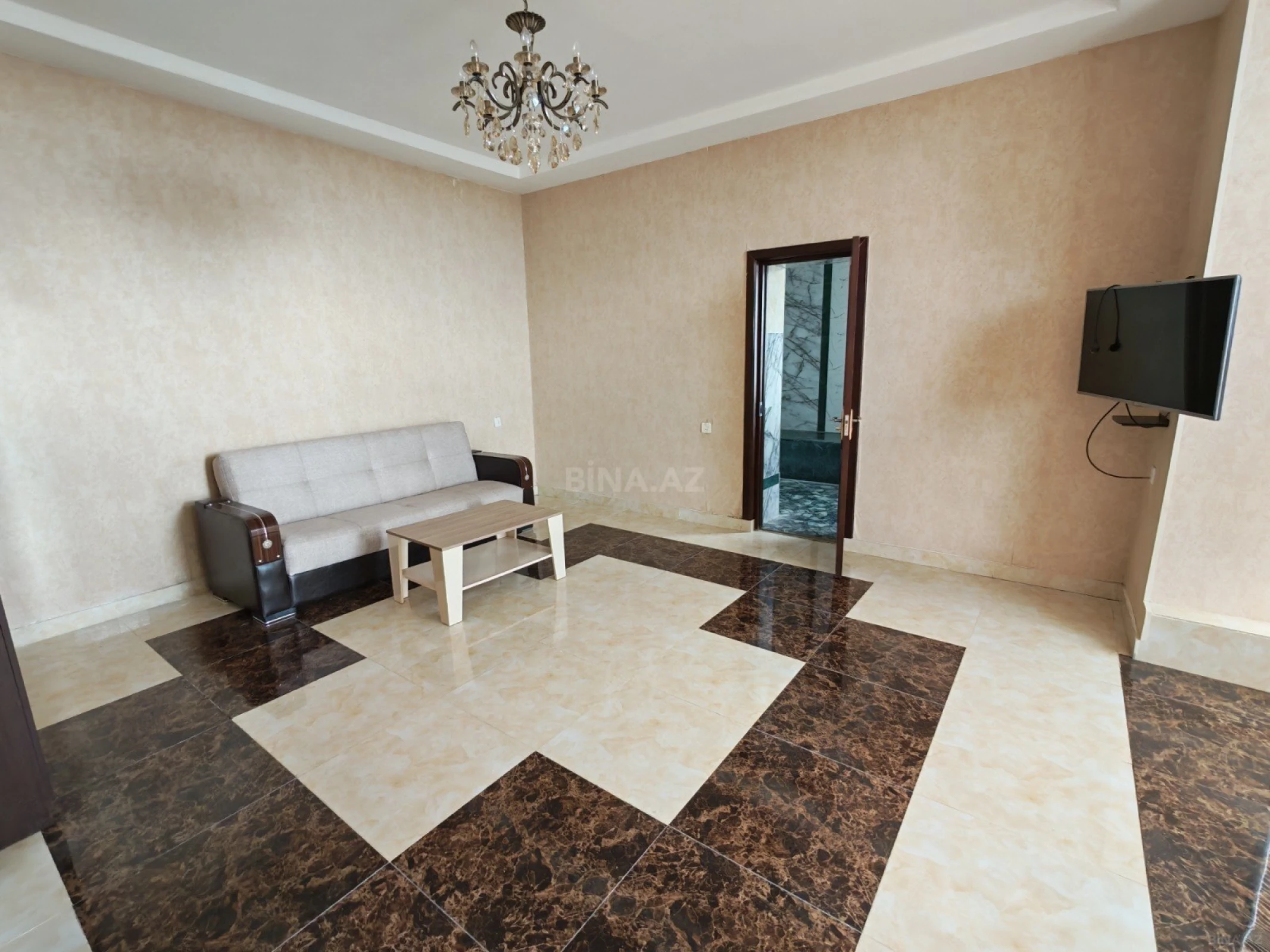 Satılır 7 otaqlı həyət evi 250 m²