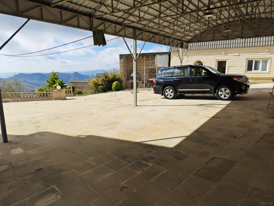 Satılır 7 otaqlı həyət evi 250 m²