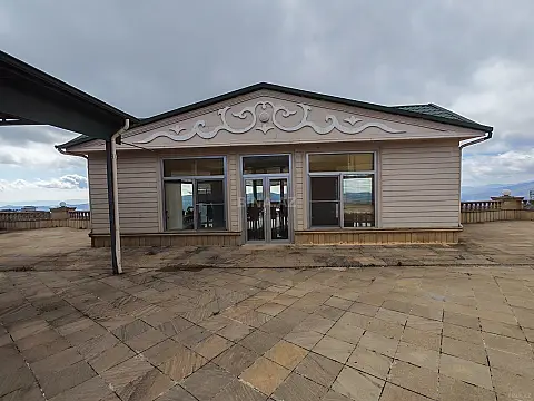 Satılır 7 otaqlı həyət evi 250 m²