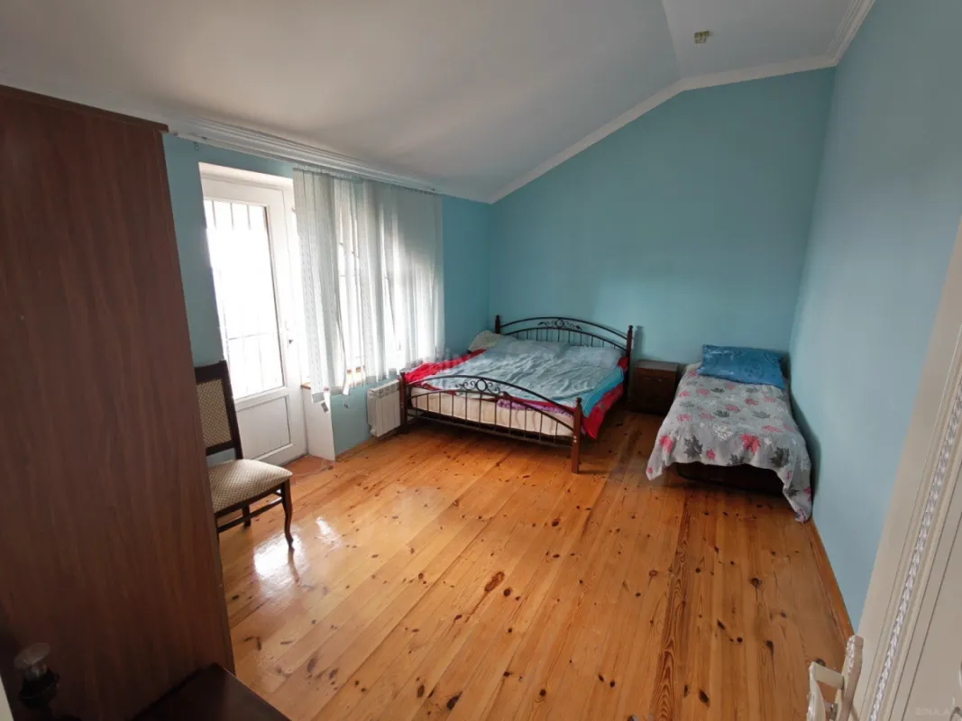 Satılır 7 otaqlı həyət evi 250 m²