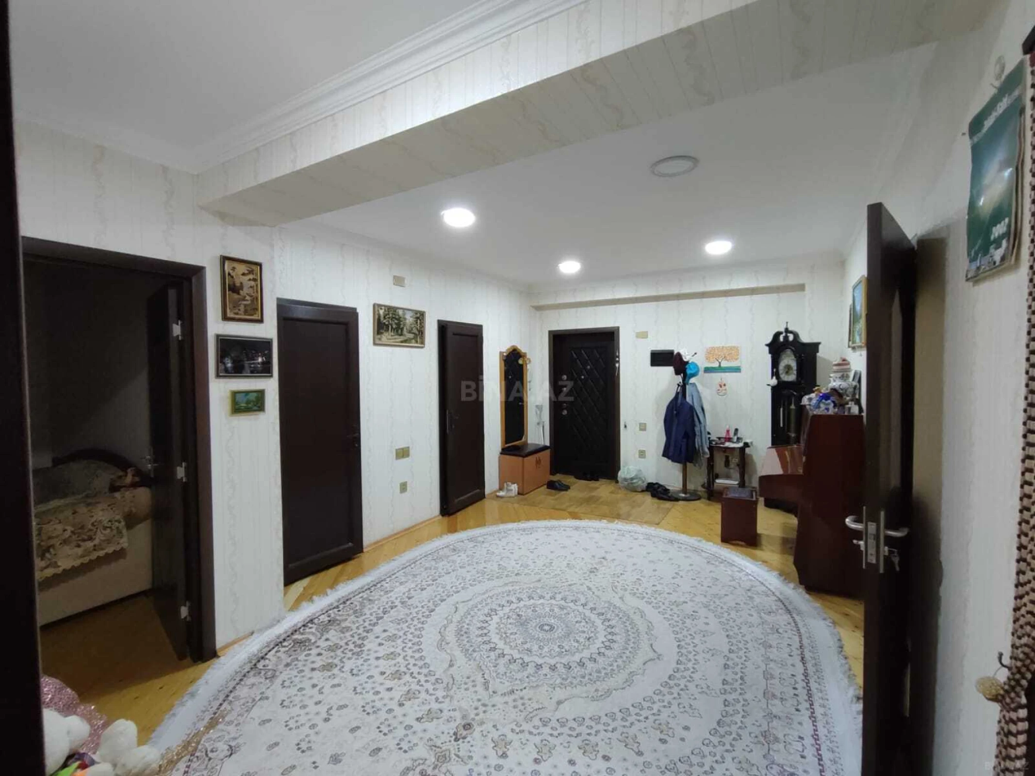 Satılır 3 otaqlı mənzil 144 m²