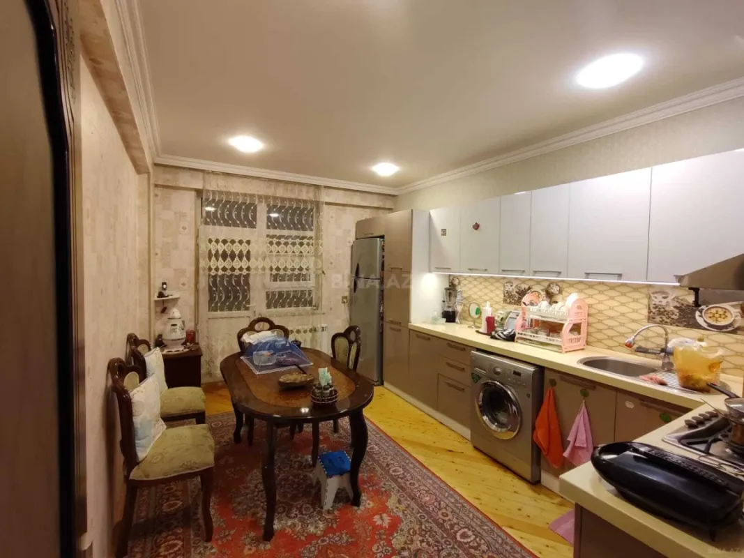 Satılır 3 otaqlı mənzil 144 m²