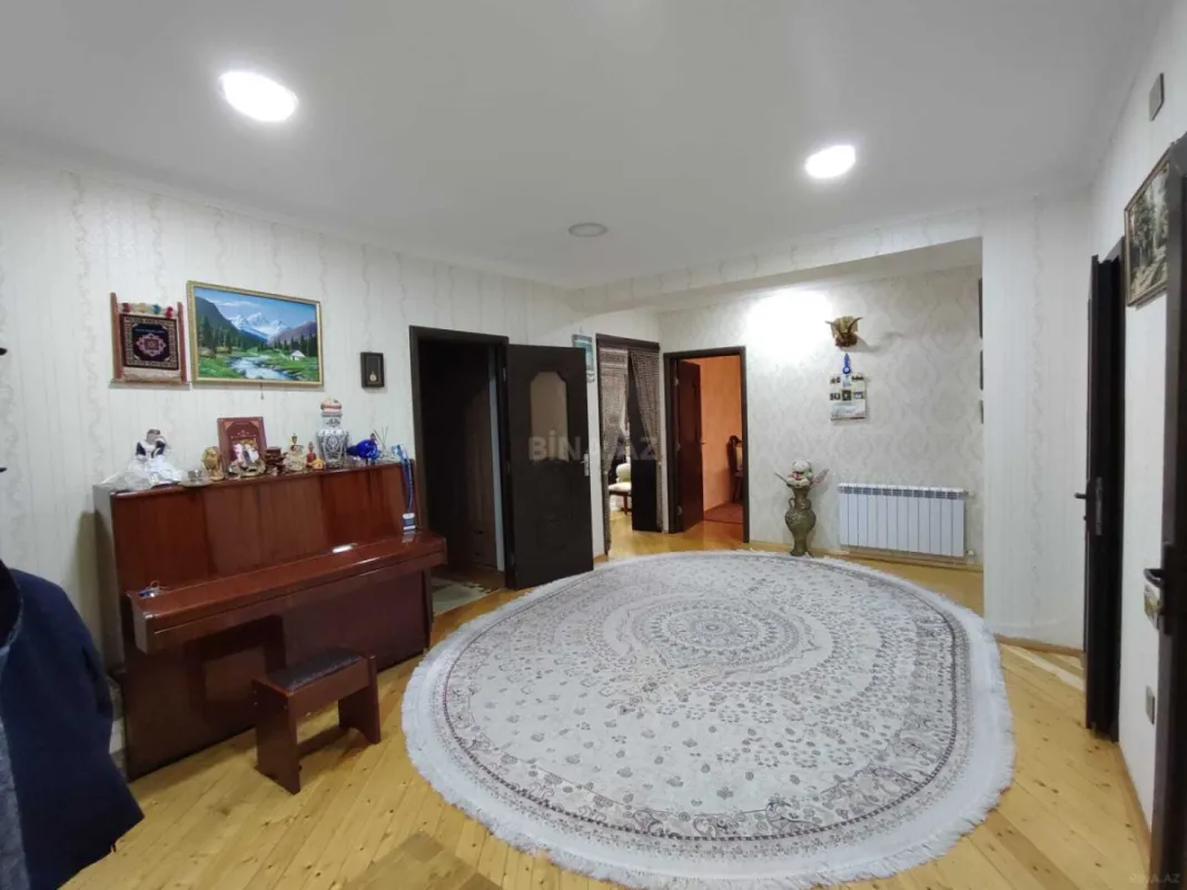 Satılır 3 otaqlı mənzil 144 m²