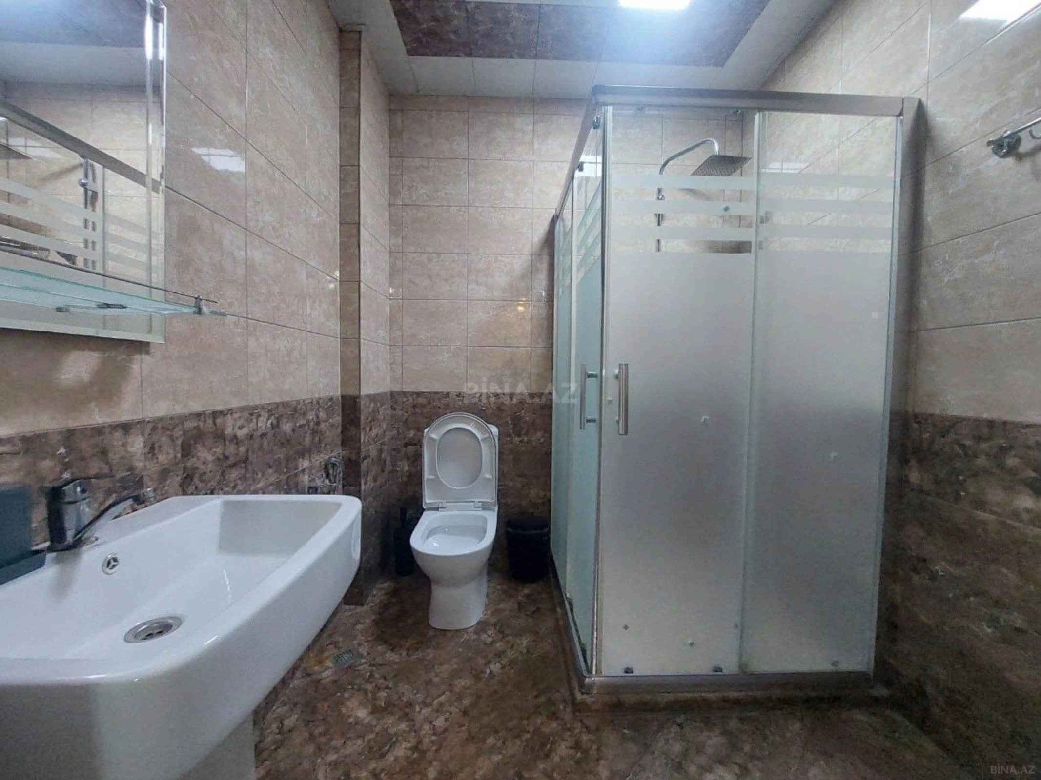 Kirayə verilir 2 otaqlı mənzil 95 m²