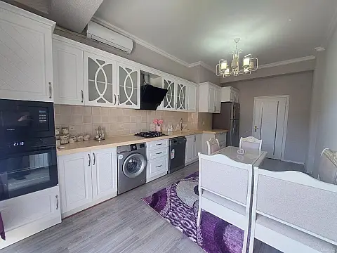 Kirayə verilir 2 otaqlı mənzil 95 m²