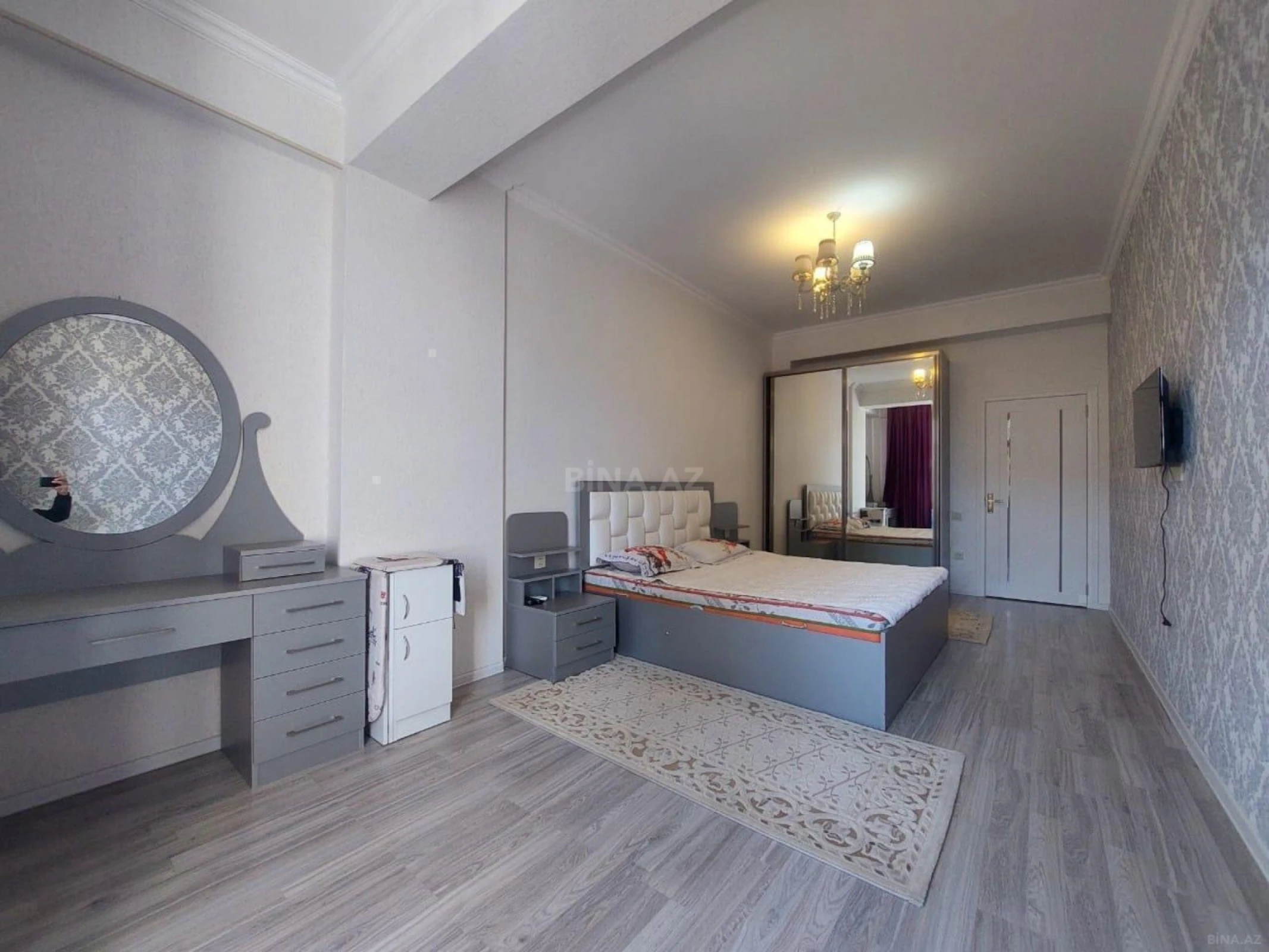 Kirayə verilir 2 otaqlı mənzil 95 m²