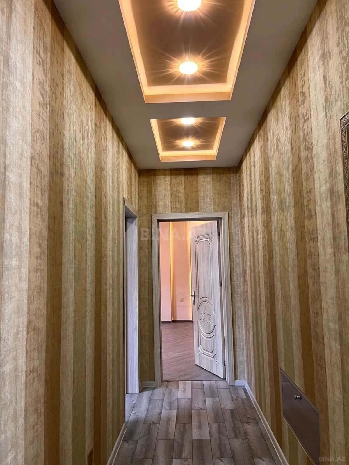 Satılır 10 otaqlı həyət evi 750 m²