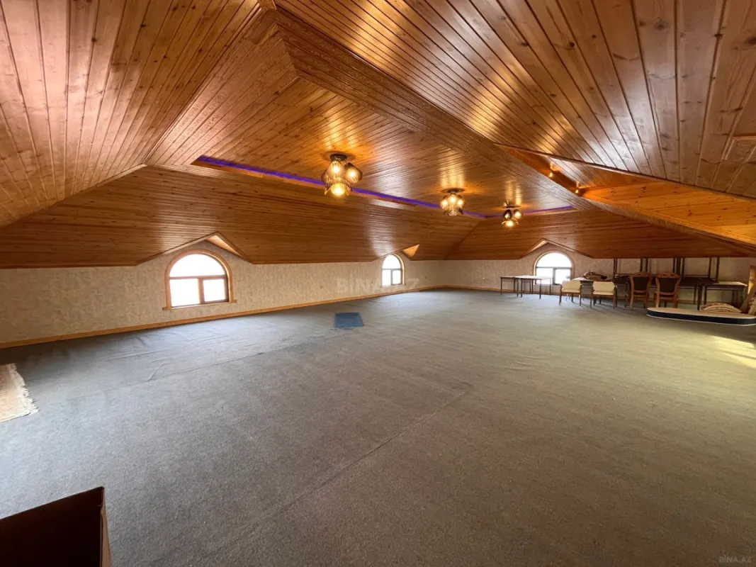 Satılır 10 otaqlı həyət evi 750 m²