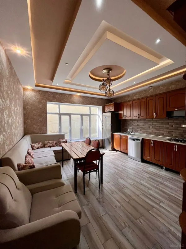 Satılır 10 otaqlı həyət evi 750 m²