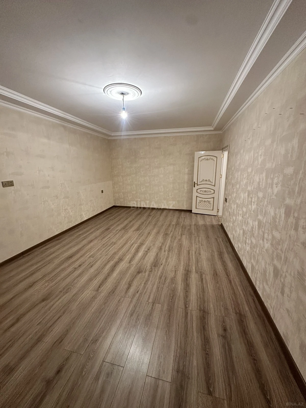 Satılır 2 otaqlı mənzil 80 m²