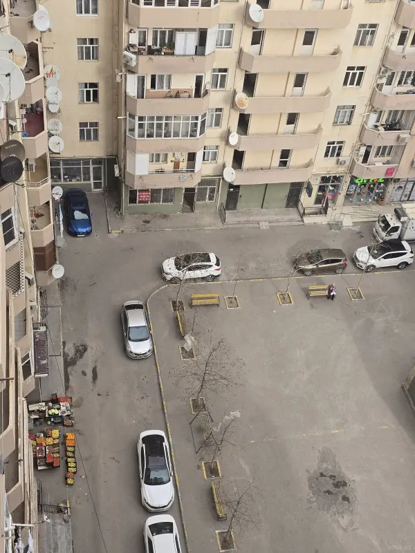 Satılır 3 otaqlı mənzil 121 m²