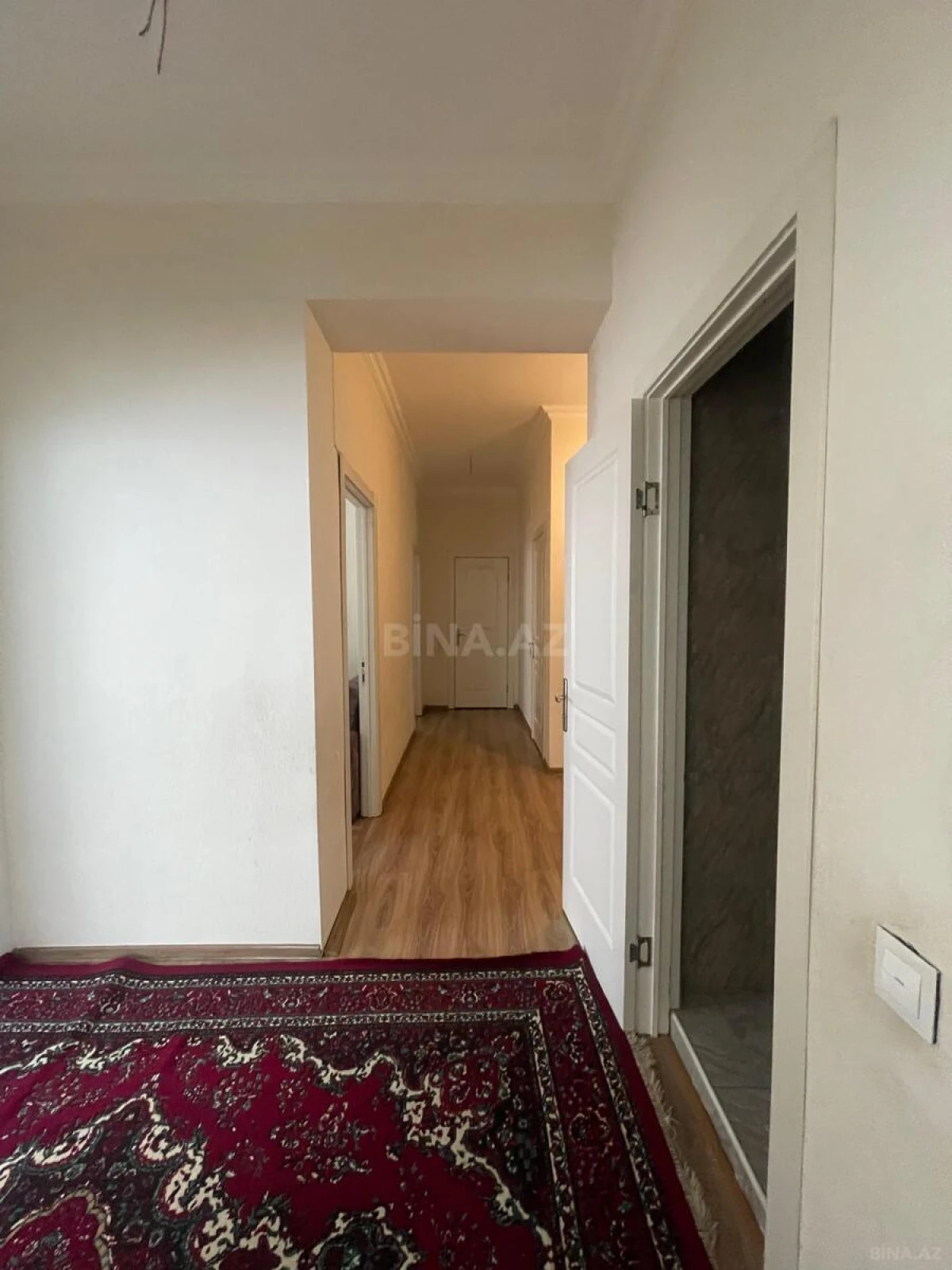 Satılır 4 otaqlı mənzil 93 m²