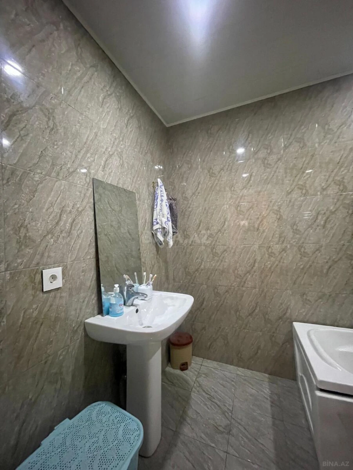 Satılır 4 otaqlı mənzil 93 m²