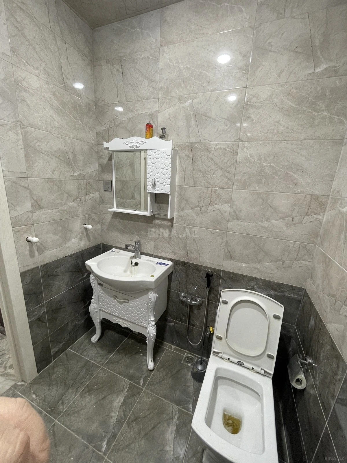 Kirayə verilir 2 otaqlı mənzil 50 m²