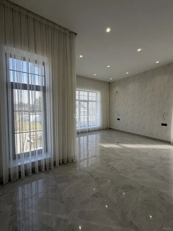 Satılır 6 otaqlı həyət evi 340 m²