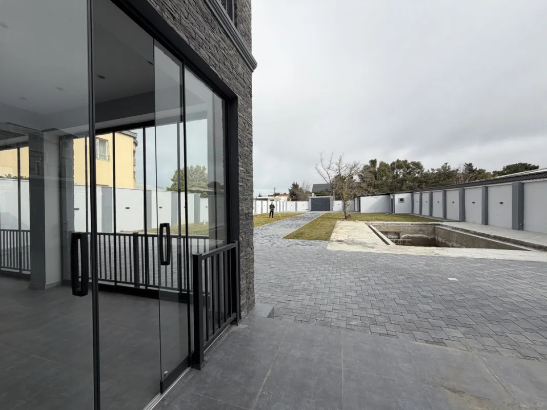 Satılır 6 otaqlı həyət evi 340 m²