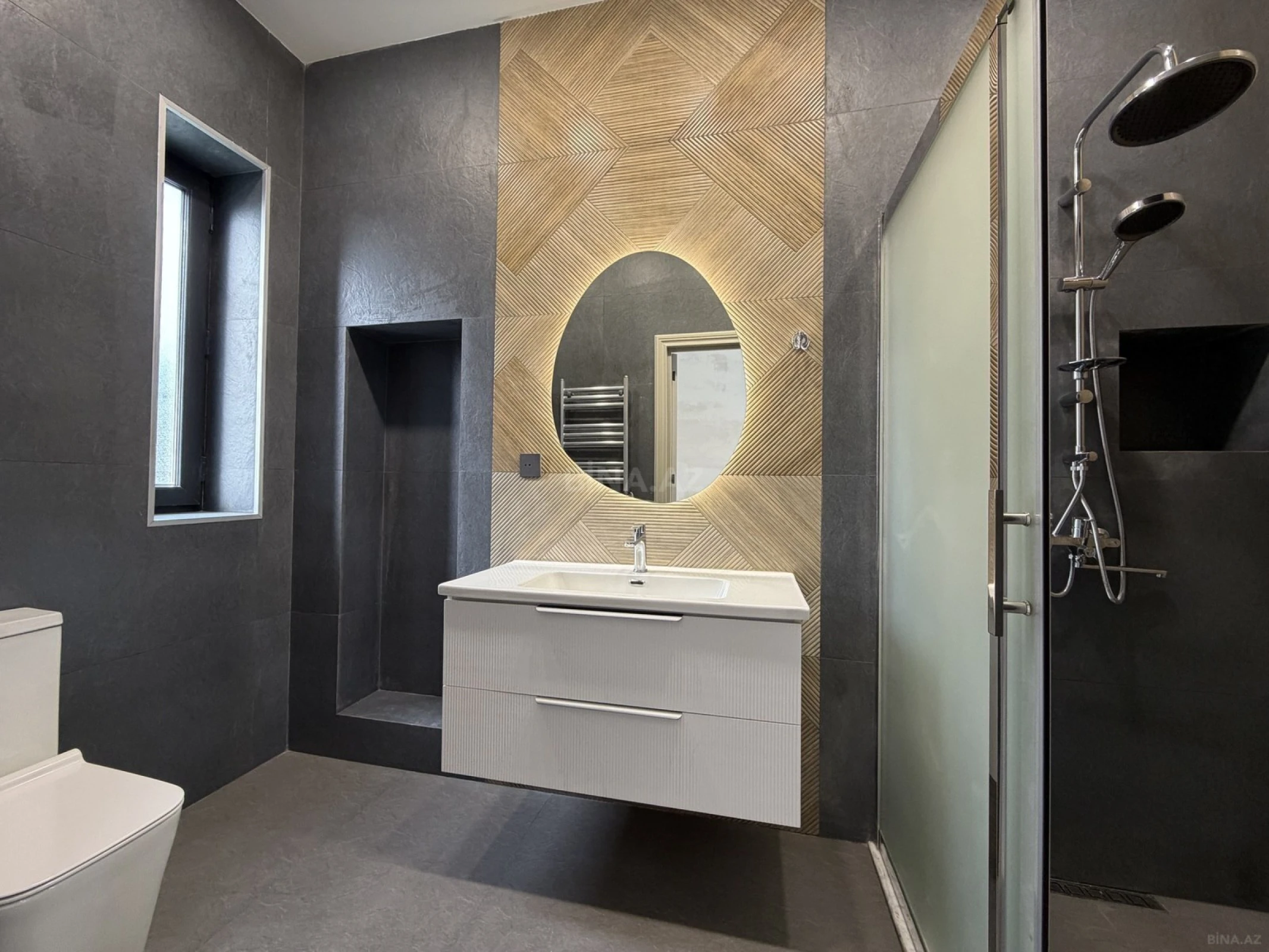 Satılır 6 otaqlı həyət evi 340 m²