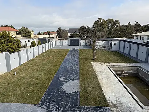Satılır 6 otaqlı həyət evi 340 m²