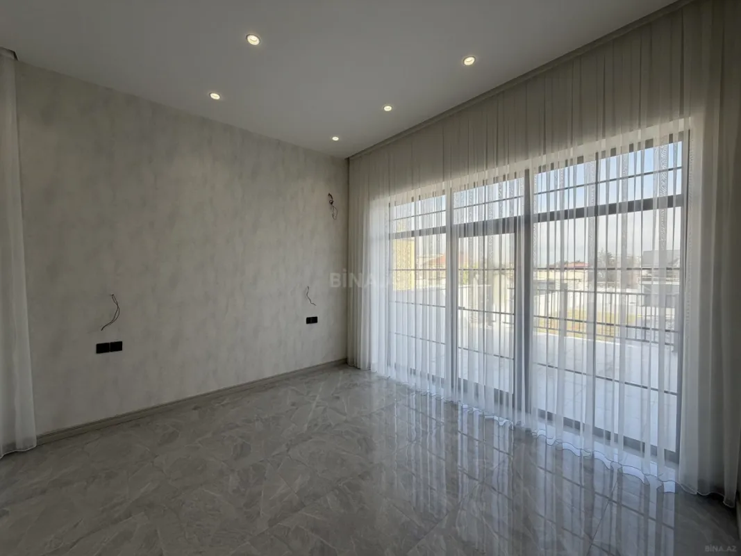Satılır 6 otaqlı həyət evi 340 m²
