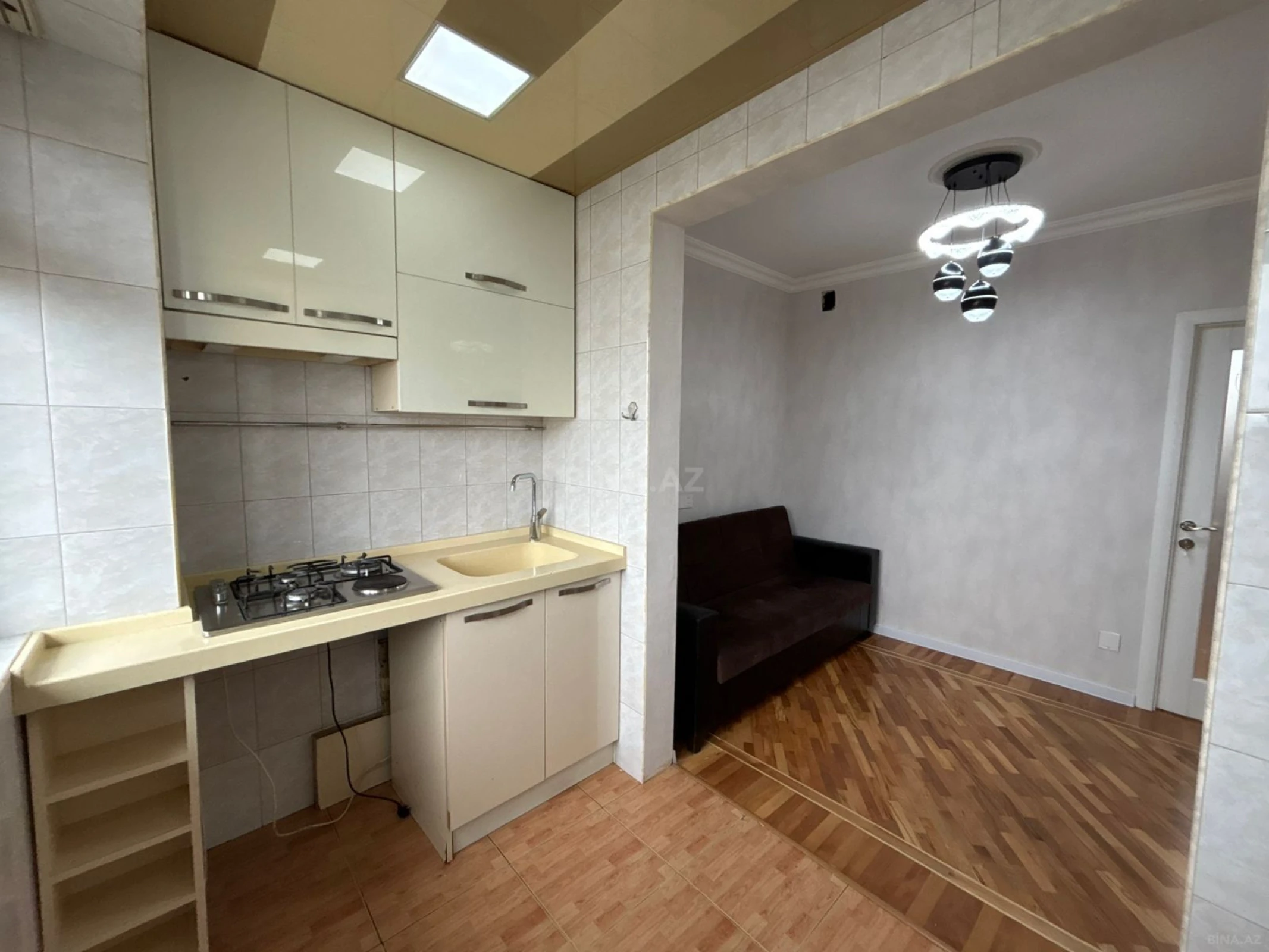 Satılır 2 otaqlı mənzil 65 m²
