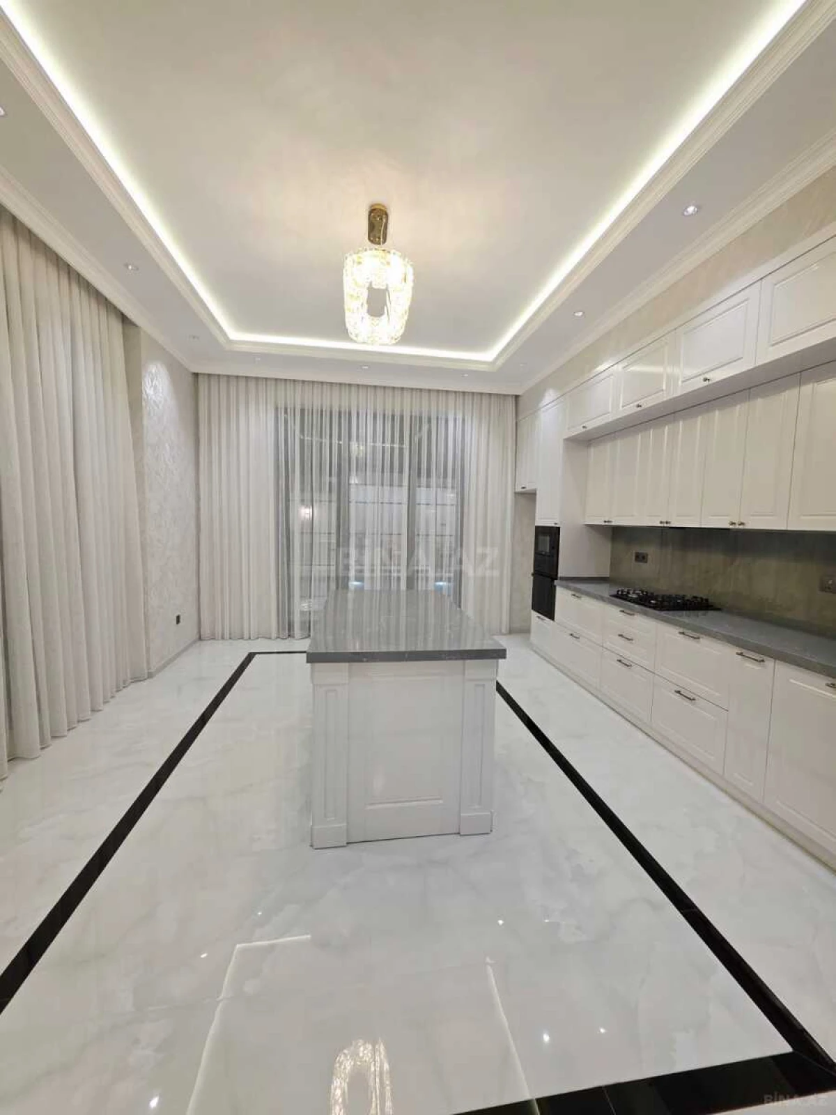 Satılır 4 otaqlı həyət evi 210 m²