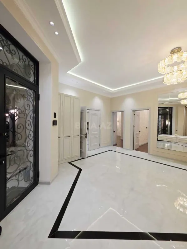 Satılır 4 otaqlı həyət evi 210 m²