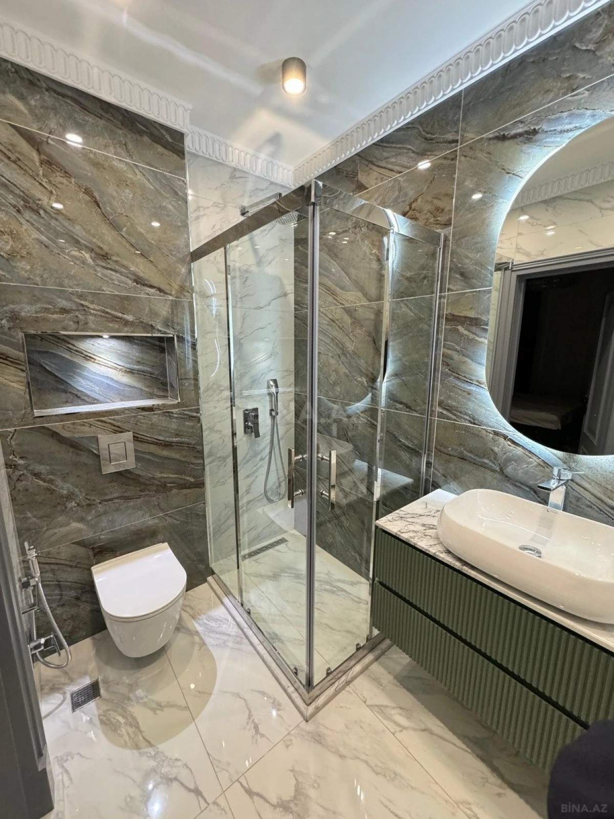 Satılır 2 otaqlı mənzil 101 m²