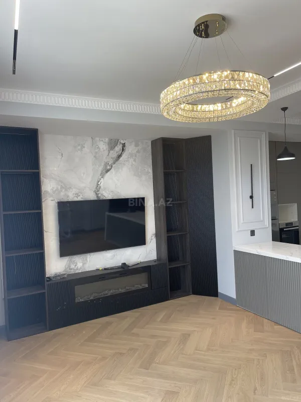 Satılır 2 otaqlı mənzil 101 m²