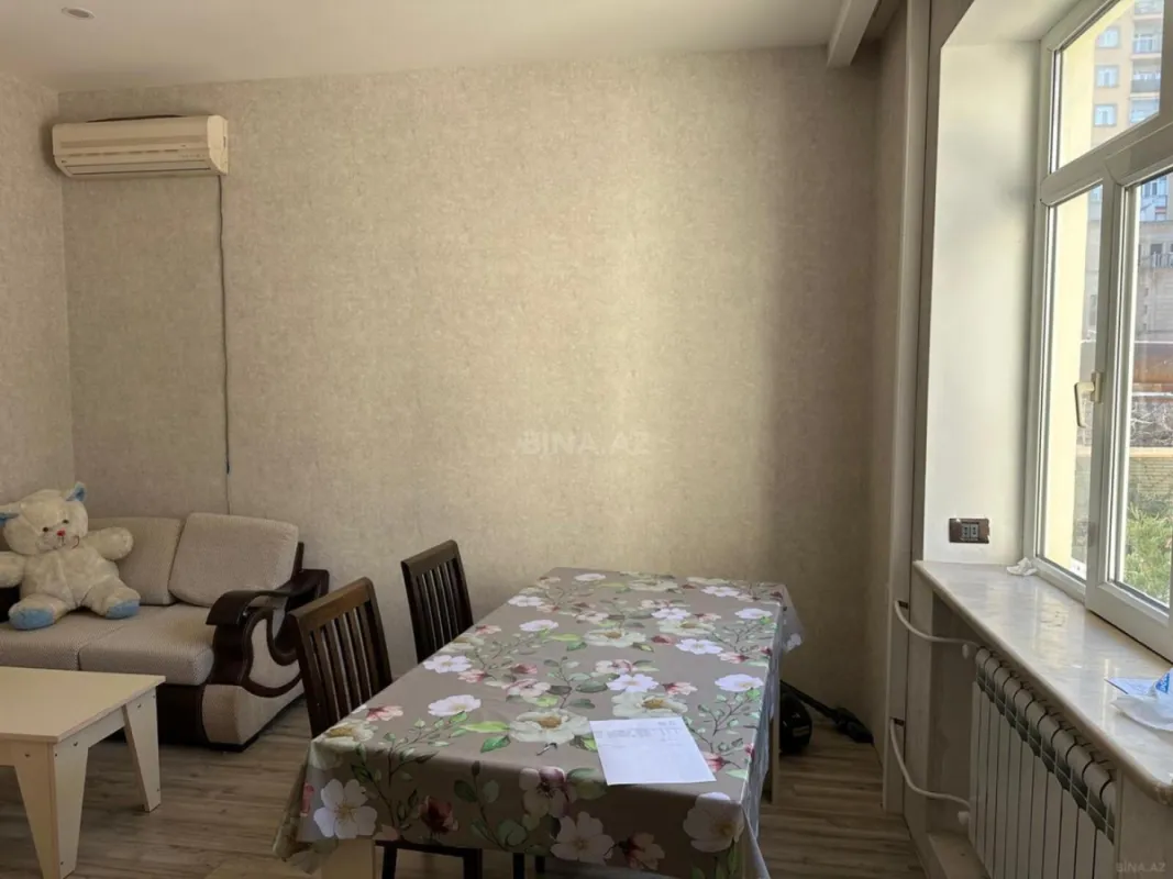 Kirayə verilir 2 otaqlı mənzil 68 m²