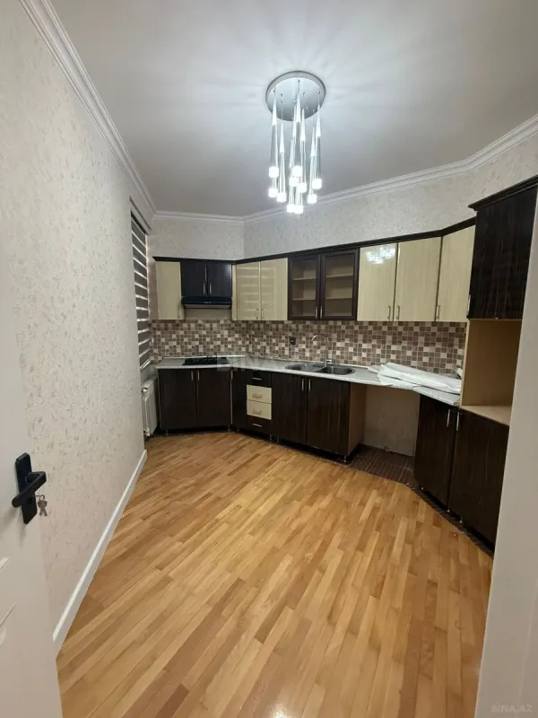 Satılır 2 otaqlı mənzil 73 m²