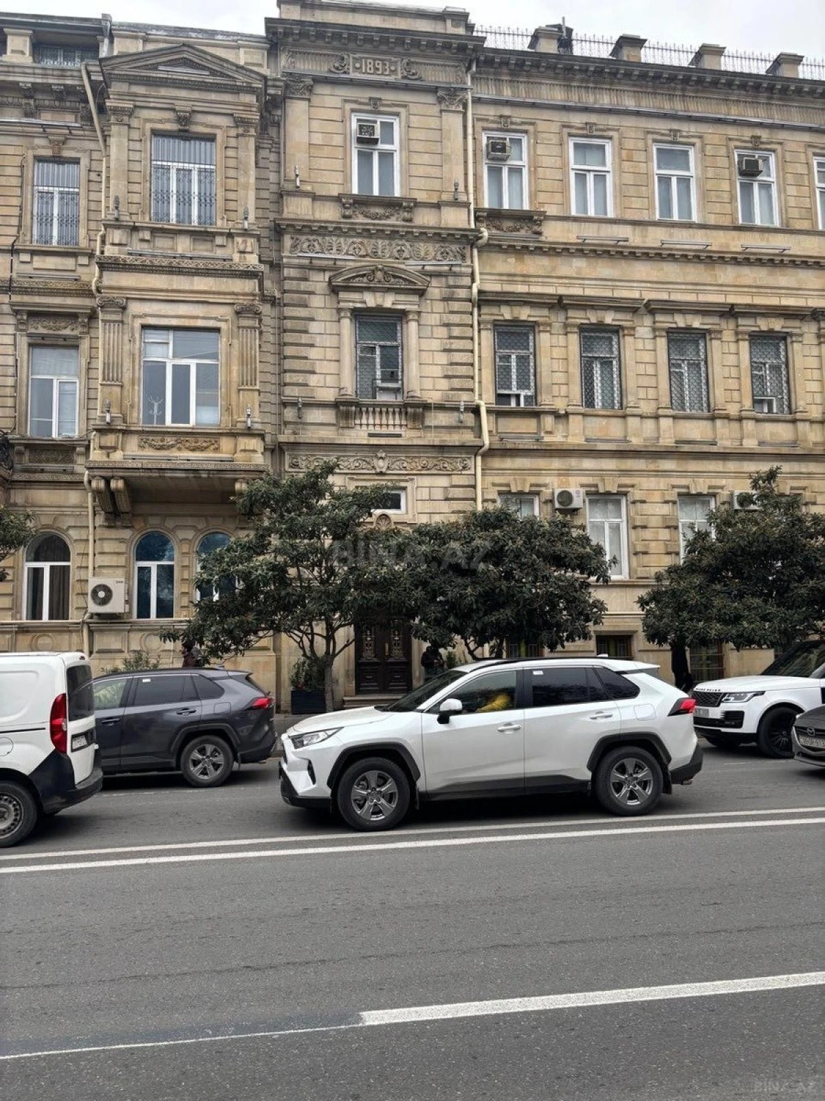 Kirayə verilir obyekt 361 m²