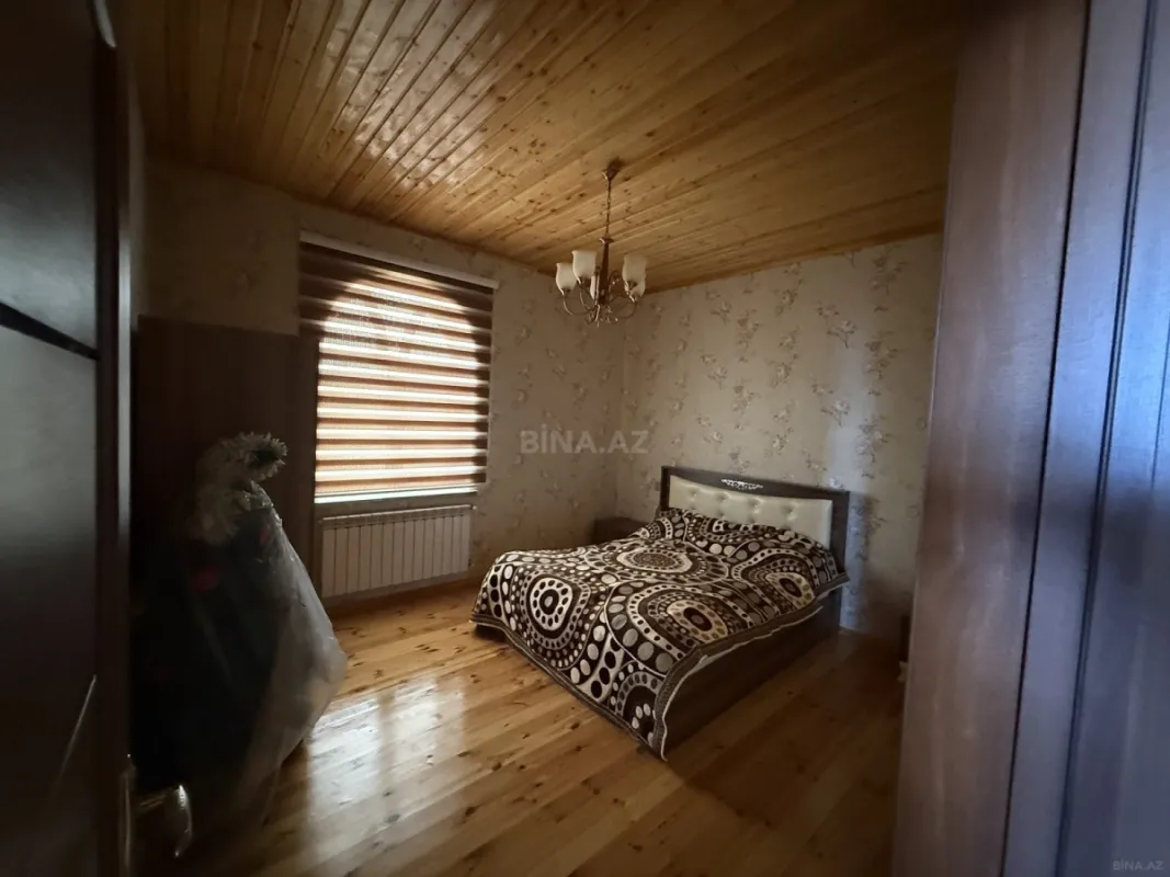 Satılır 4 otaqlı həyət evi 200 m²