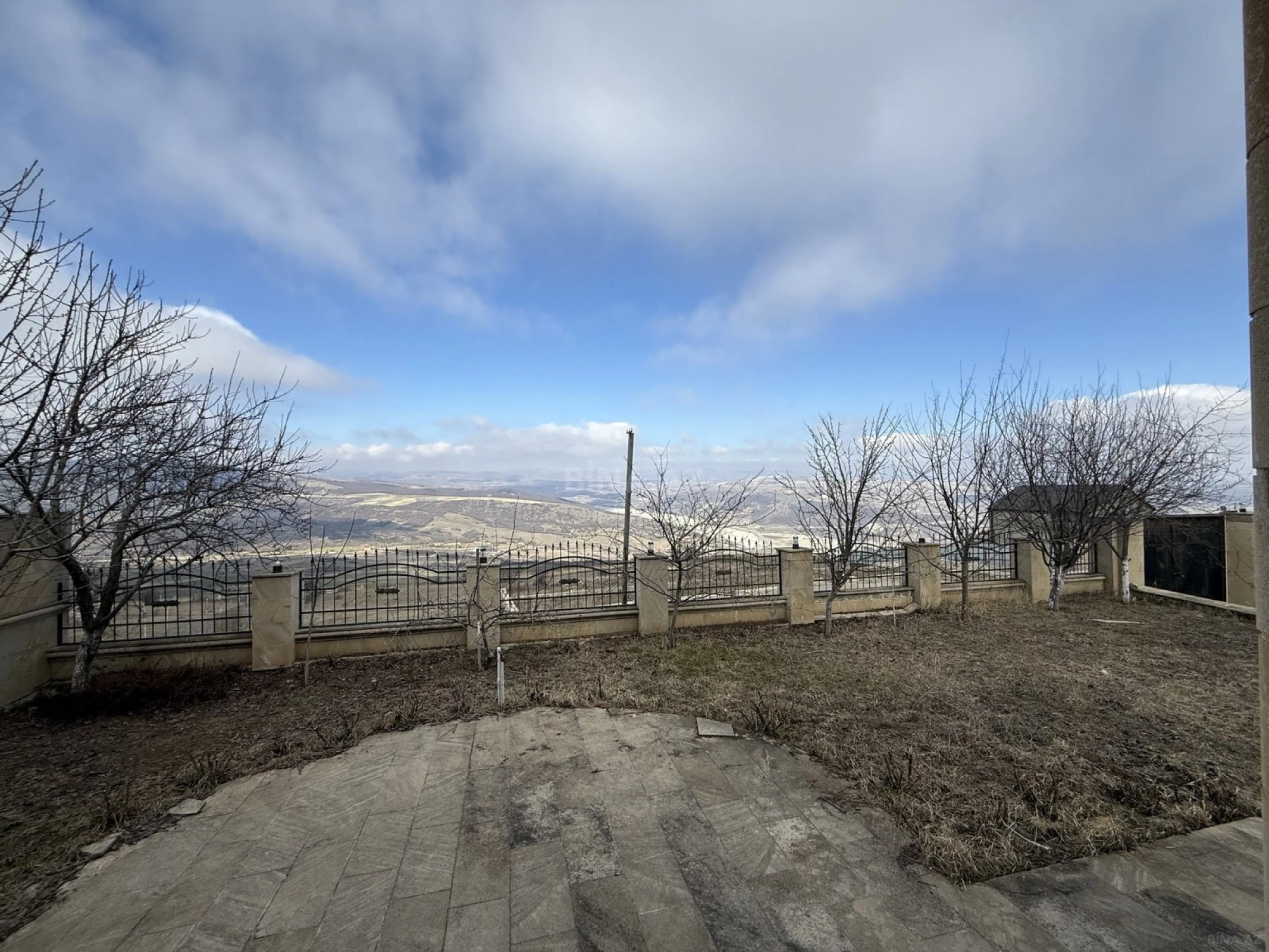 Satılır 4 otaqlı həyət evi 200 m²