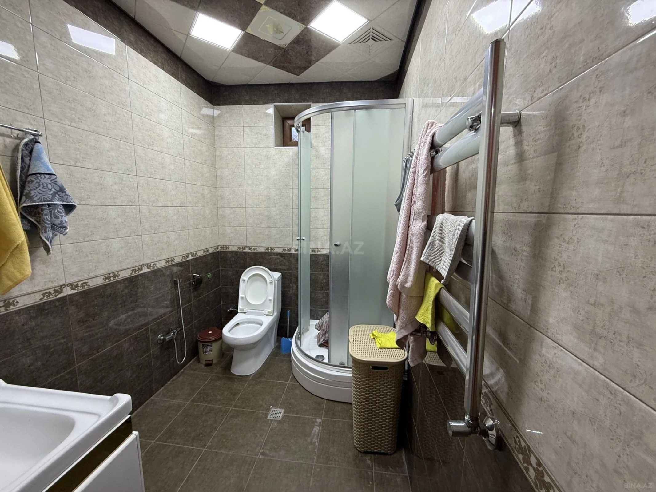 Satılır 4 otaqlı həyət evi 200 m²