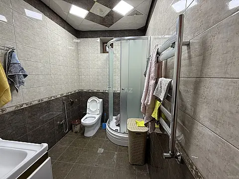 Satılır 4 otaqlı həyət evi 200 m²