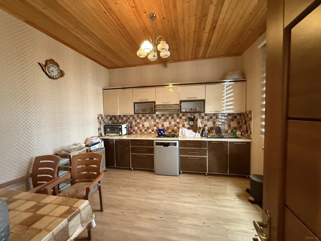 Satılır 4 otaqlı həyət evi 200 m²