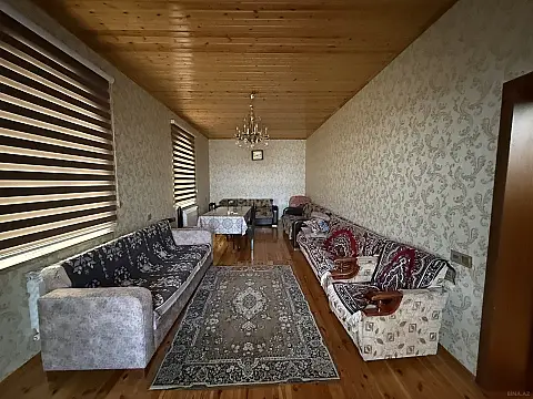 Satılır 4 otaqlı həyət evi 200 m²