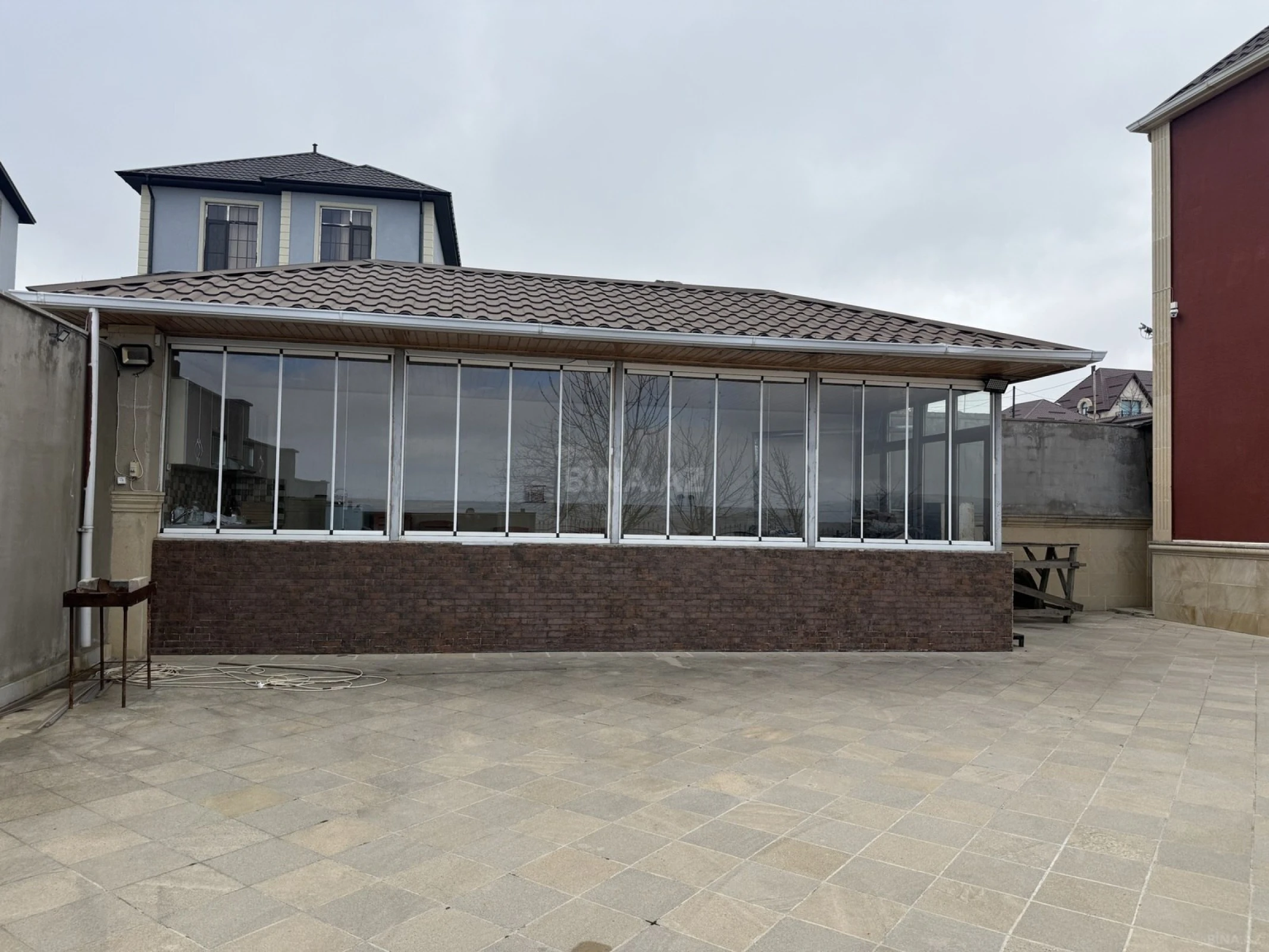 Satılır 4 otaqlı həyət evi 200 m²