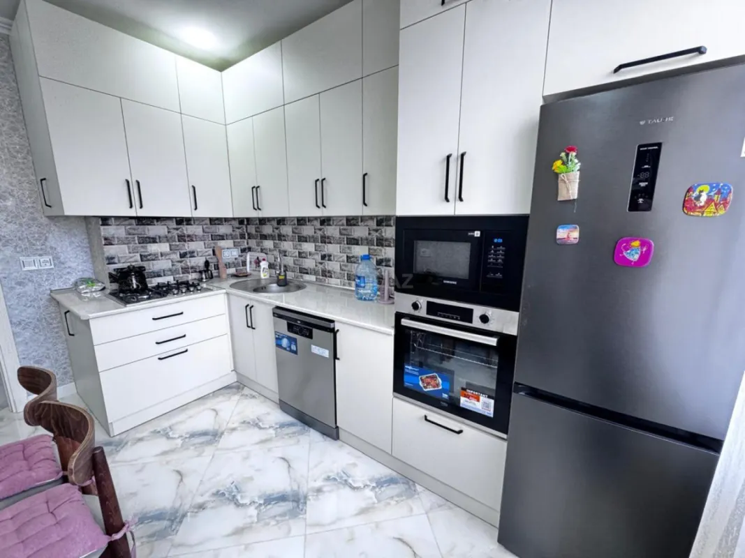 Satılır 2 otaqlı mənzil 80 m²