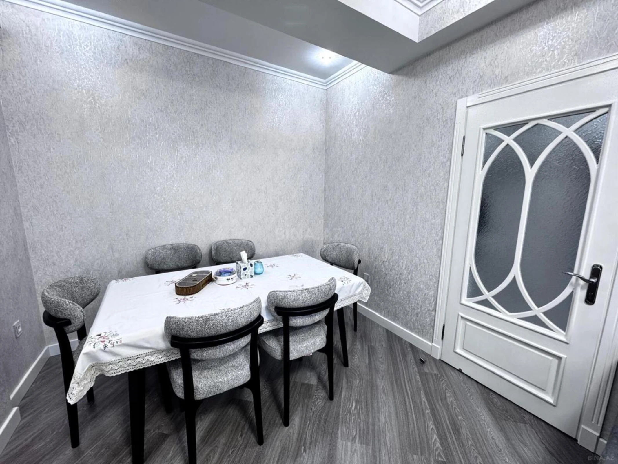 Satılır 2 otaqlı mənzil 80 m²