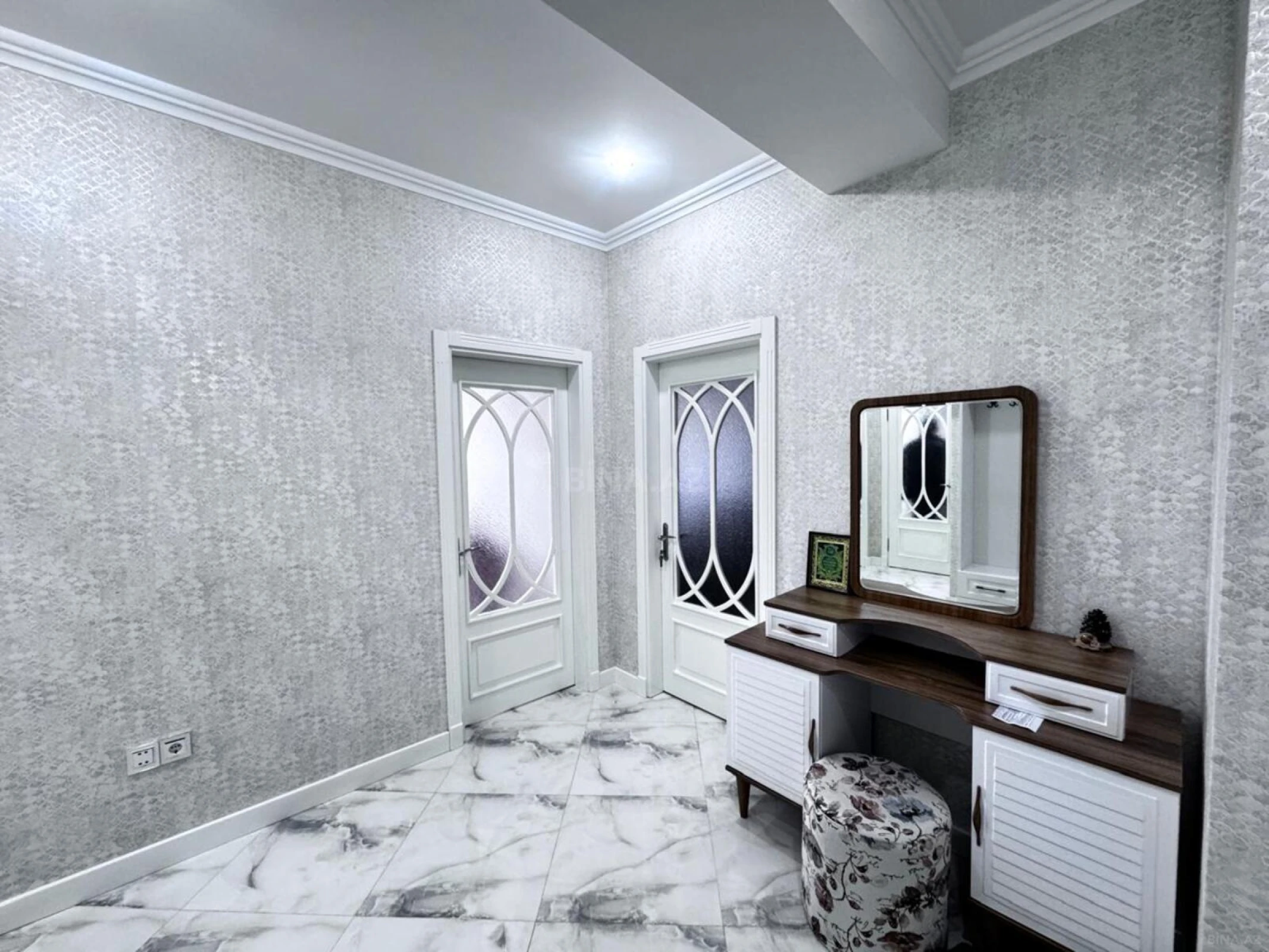 Satılır 2 otaqlı mənzil 80 m²